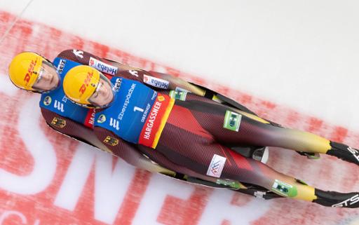 Elegant und flink auf der Bahn: Pauline Patz (unten) und Elisa-Marie Storch holen sich in St. Moritz den erneuten WM-Titel. Foto: Imago/Michael Kristen